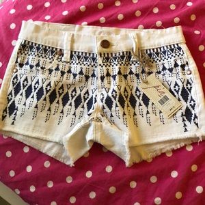 Girls pinc premium white embroidered navy short